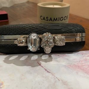 Knuckle Evening bag black